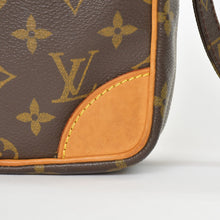 画像をギャラリービューアに読み込む, LOUIS VUITTON ルイヴィトン モノグラム ダヌーブ ショルダーバッグ M45266 ゴールド金具 ロゴ 美品 中古 4b010173