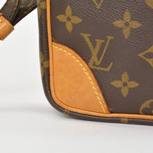 画像をギャラリービューアに読み込む, LOUIS VUITTON ルイヴィトン モノグラム ダヌーブ ショルダーバッグ M45266 ゴールド金具 ロゴ 美品 中古 4b010173