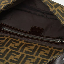 画像をギャラリービューアに読み込む, FENDI フェンディ マンマバケット ワンショルダーバッグ 26424 ズッカ柄 キャンバス レザー ブラウン シルバー金具 美品 中古 4b010199