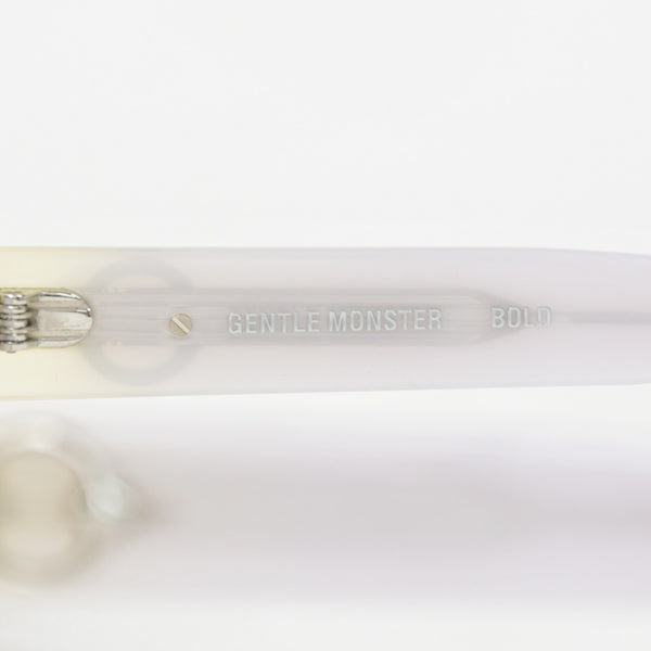 極美品 GENTLE MONSTER ジェントルモンスター THE BELL サングラス アイウェア YVG1 サイズ51□21-147 グラデーション 中古 4b010422