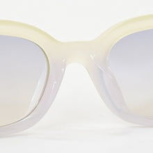 画像をギャラリービューアに読み込む, 極美品 GENTLE MONSTER ジェントルモンスター THE BELL サングラス アイウェア YVG1 サイズ51□21-147 グラデーション 中古 4b010422
