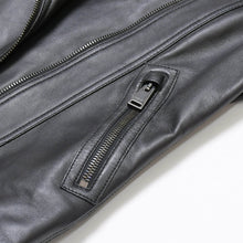 画像をギャラリービューアに読み込む, 極美品 FENDI フェンディ GOLD Edition ゴールドエディション スタッズ レザージャケット ブラック ゴールド サイズ38 中古 4b010477