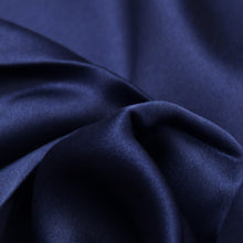 画像をギャラリービューアに読み込む, CHANEL シャネル スカーフ バンダナ ココマーク チェーンアクセ柄 ハンカチ 80cm ネイビー シルク 美品 中古 4b010483