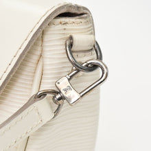 画像をギャラリービューアに読み込む, LOUIS VUITTON ルイヴィトン エピ ポシェット モンテーニュ ワンショルダーバッグ M5929J ホワイト シルバー金具 美品 中古 4b010730
