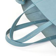 画像をギャラリービューアに読み込む, 極美品 CELINE セリーヌ バーティカルカバスモール 2WAY トートバッグ 189813XBA ブルー セラドン カーフスキン ゴールド金具 中古 4b010841