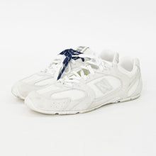 Load image into Gallery viewer, MIU MIU × New Balance ミュウミュウ × ニューバランス スニーカー 5E165E 574 White ホワイト 43 美品 中古 4b011452