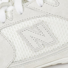 Load image into Gallery viewer, MIU MIU × New Balance ミュウミュウ × ニューバランス スニーカー 5E165E 574 White ホワイト 43 美品 中古 4b011452