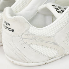 Load image into Gallery viewer, MIU MIU × New Balance ミュウミュウ × ニューバランス スニーカー 5E165E 574 White ホワイト 43 美品 中古 4b011452