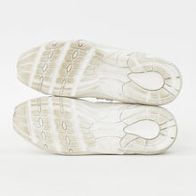 Load image into Gallery viewer, MIU MIU × New Balance ミュウミュウ × ニューバランス スニーカー 5E165E 574 White ホワイト 43 美品 中古 4b011452