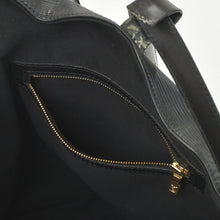 Load image into Gallery viewer, LOUIS VUITTON ルイヴィトン エピ ランドネGM デイパック M43082 エピレザー ゴールド金具 良品 中古 4b011560