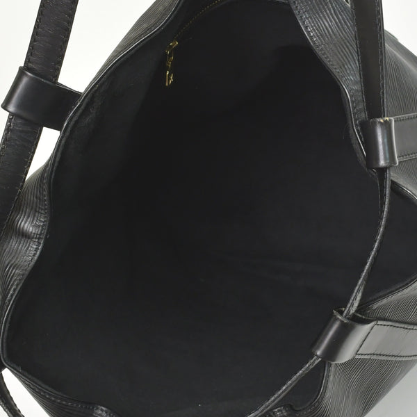 LOUIS VUITTON ルイヴィトン エピ ランドネGM デイパック M43082 エピレザー ゴールド金具 良品 中古 4b011560
