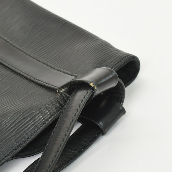 LOUIS VUITTON ルイヴィトン エピ ランドネGM デイパック M43082 エピレザー ゴールド金具 良品 中古 4b011560