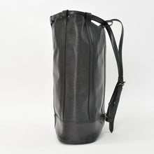 Load image into Gallery viewer, LOUIS VUITTON ルイヴィトン エピ ランドネGM デイパック M43082 エピレザー ゴールド金具 良品 中古 4b011560