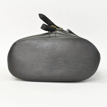 Load image into Gallery viewer, LOUIS VUITTON ルイヴィトン エピ ランドネGM デイパック M43082 エピレザー ゴールド金具 良品 中古 4b011560