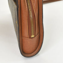 Load image into Gallery viewer, LOUIS VUITTON ルイヴィトン オルセー セカンドバッグ M51790 ブラウン モノグラムキャンバス レザー ゴールド金具 良品 中古 4b011566