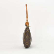 Load image into Gallery viewer, LOUIS VUITTON ルイヴィトン ポシェット アクセソワール アクセサリーポーチ M51980 モノグラム ブラウン レザー PVC 美品 中古 4b011568