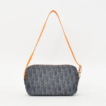 Load image into Gallery viewer, Christian Dior クリスチャンディオール フライトライン ワンショルダーバッグ 167-BM-1025 トロッター柄 シルバー金具 美品 中古 4b011635