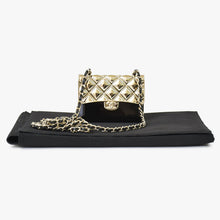 Load image into Gallery viewer, CHANEL シャネル マトラッセ ペンダント ネックレス カードケース PARIS 2022 ゴールド ブラック 美品 中古 4b011910