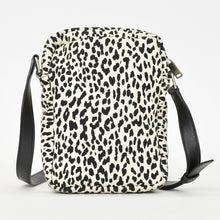 画像をギャラリービューアに読み込む, YVES SAINT LAURENT イヴサンローラン カイラ ミニショルダーバッグ 581700 ベイビーキャットレザー 美品 中古 4b010243