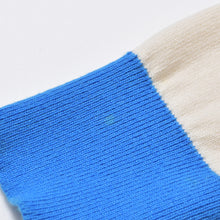 Load image into Gallery viewer, CHANEL シャネル ロゴ カーディガン P61427K46799 ０番台 ホワイト ブルー カシミヤ サイズ 36 美品 中古 4b010311