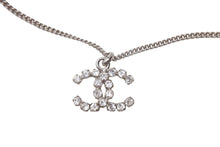 Load image into Gallery viewer, 極美品 CHANEL シャネル ココマーク ネックレス 重量約7.9g 04V刻印 全長約43cm ラインストーン メタル シルバー クリア 中古 4b001036