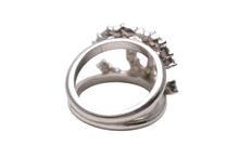 Load image into Gallery viewer, 極美品 CHANEL シャネル ココマーク リング 指輪 重量約5.3g D20K刻印 サイズ11.5号 メタル ラインストーン シルバー クリア 中古 4b001046