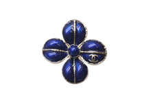 Load image into Gallery viewer, 極美品 CHANEL シャネル カメリア ブローチ 重量約17.6g 07A刻印 ココマーク レジン メタル GP ゴールド ブルー 中古 4b001047