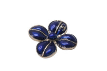 Load image into Gallery viewer, 極美品 CHANEL シャネル カメリア ブローチ 重量約17.6g 07A刻印 ココマーク レジン メタル GP ゴールド ブルー 中古 4b001047