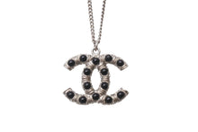Load image into Gallery viewer, 極美品 CHANEL シャネル ココマーク ネックレス 重量約11.5g 06C刻印 全長約60cm メタル ラインストーン カラーストーン シルバー 中古 4b001048