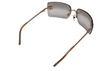 Load image into Gallery viewer, 極美品 CHANEL シャネル リムレス サングラス 4092-B c.102/8Z サイズ62□15 120 ココマーク ラインストーン ブラウン ゴールド 中古 4b001055