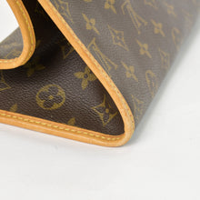 Load image into Gallery viewer, 極美品 LOUIS VUITTON ルイヴィトン モノグラム ポパンクール オ ショルダーバッグ M40007 PVCコーティングキャンバス ブラウン 中古 4b010557