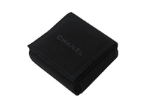 Load image into Gallery viewer, CHANEL シャネル ココマーク ピアス 重量約2.5g C19V刻印 メタル ラインストーン シルバー 両耳用 美品 中古 4b001056