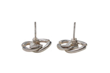 Load image into Gallery viewer, CHANEL シャネル ココマーク ピアス 重量約3.1g 01A刻印 メタル シルバー シャンパンゴールド 両耳用 美品 中古 4b001060