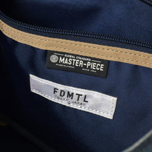 Load image into Gallery viewer, MASTERPIECE×fdmtl マスターピース×ファンダメンタル 総柄デニムパッチワークプリント ショルダーバッグ 美品 中古 4b010652