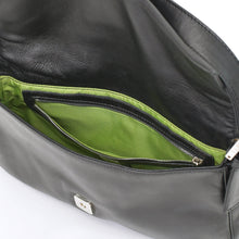 画像をギャラリービューアに読み込む, 極美品 FENDI フェンディ マンマバケット ワンショルダーバッグ 2470 26424 008 レザー ブラック グリーン シルバー金具 中古 4b010886