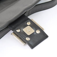 画像をギャラリービューアに読み込む, 極美品 FENDI フェンディ マンマバケット ワンショルダーバッグ 2470 26424 008 レザー ブラック グリーン シルバー金具 中古 4b010886