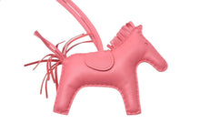 Load image into Gallery viewer, HERMES エルメス ロデオチャーム MM ローズアザレ ピンク アニョーミロ MM 中古 4b001091