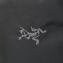Load image into Gallery viewer, 新品同様品 ARC'TERYX アークテリクス ロゴ リュック バックパック 25815 ポリエステル ナイロン ブラック金具 中古 4b010924