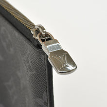 Load image into Gallery viewer, LOUIS VUITTON ルイヴィトン モノグラムエクリプス ポシェットヴォワヤージュMM クラッチバッグ M61692 ブラック レザー レインボー金具 美品 中古 4b011050