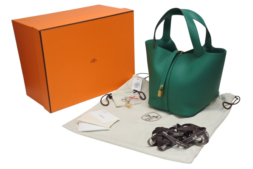 New and unused HERMES Picotan Lock 22 Handbag B stamp Taurillon Clemence Vert Vertigo Gold hardware Used 4b011077