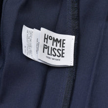 Load image into Gallery viewer, HOMME PLISSE ISSEY MIYAKE オムプリッセイッセイミヤケ プリーツエッジブレザー HP46FD285 ネイビー サイズ3 美品 中古 4b011098