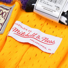 Load image into Gallery viewer, Mitchell &amp; Ness Just Don Shorts ミッチェルアンドネス ジャストドン Los Angeles Lakers 1996-97 YELLOW 21SS ミッチェルアンドネス レイカーズ サイズL 美品 中古 4b011314