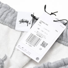 Load image into Gallery viewer, 新品未使用 NIKE ナイキ × STUSSY ステューシー Fleece Pants フリースパンツ SP220811STY サイズ2XL グレー 中古 4b011319