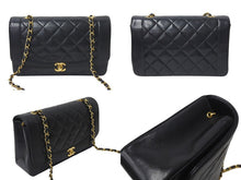 Load image into Gallery viewer, 極美品 CHANEL シャネル ショルダーバッグ ダイアナ 25 2番台 ラムスキン ブラック ゴールド金具 中古 4b001138