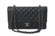 Load image into Gallery viewer, 新品同様 CHANEL シャネル マトラッセ25 Wフラップ Wチェーンショルダーバッグ 21番台 キャビアスキン ココマーク 総ブラック 中古 4b001141
