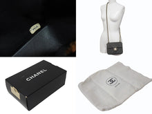 Load image into Gallery viewer, CHANEL シャネル デニム ミニマトラッセ 17 チェーンショルダーバッグ 6番台 ココマーク ブラック系 ゴールド金具 美品 中古 4b001144