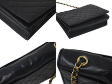 Load image into Gallery viewer, CHANEL シャネル ショルダーバッグ ココマーク フルフラップ ブラック ラムスキン ゴールド金具 美品 中古 4b001145