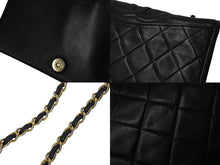 Load image into Gallery viewer, CHANEL シャネル ショルダーバッグ ココマーク フルフラップ ブラック ラムスキン ゴールド金具 美品 中古 4b001145