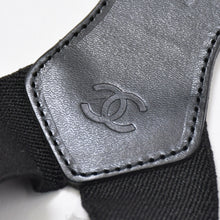 Load image into Gallery viewer, 極美品 CHANEL シャネル サスペンダー ロゴマーク ヴィンテージ ゴム レザー ブラック ゴールド 中古 4b011482