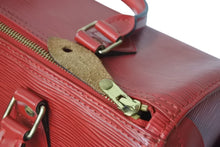 Load image into Gallery viewer, LOUIS VUITTON ルイヴィトン スピーディ25 ハンドバッグ ミニボストンバッグ エピレザー M43017 カスティリアンレッド 美品 中古 4b001168